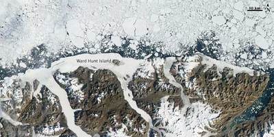 arctic-ice-breakup-ward-hunt-island-before-100827-02.jpg