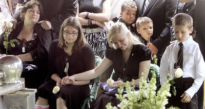 20120508_dickhut-funeral1_53.jpg