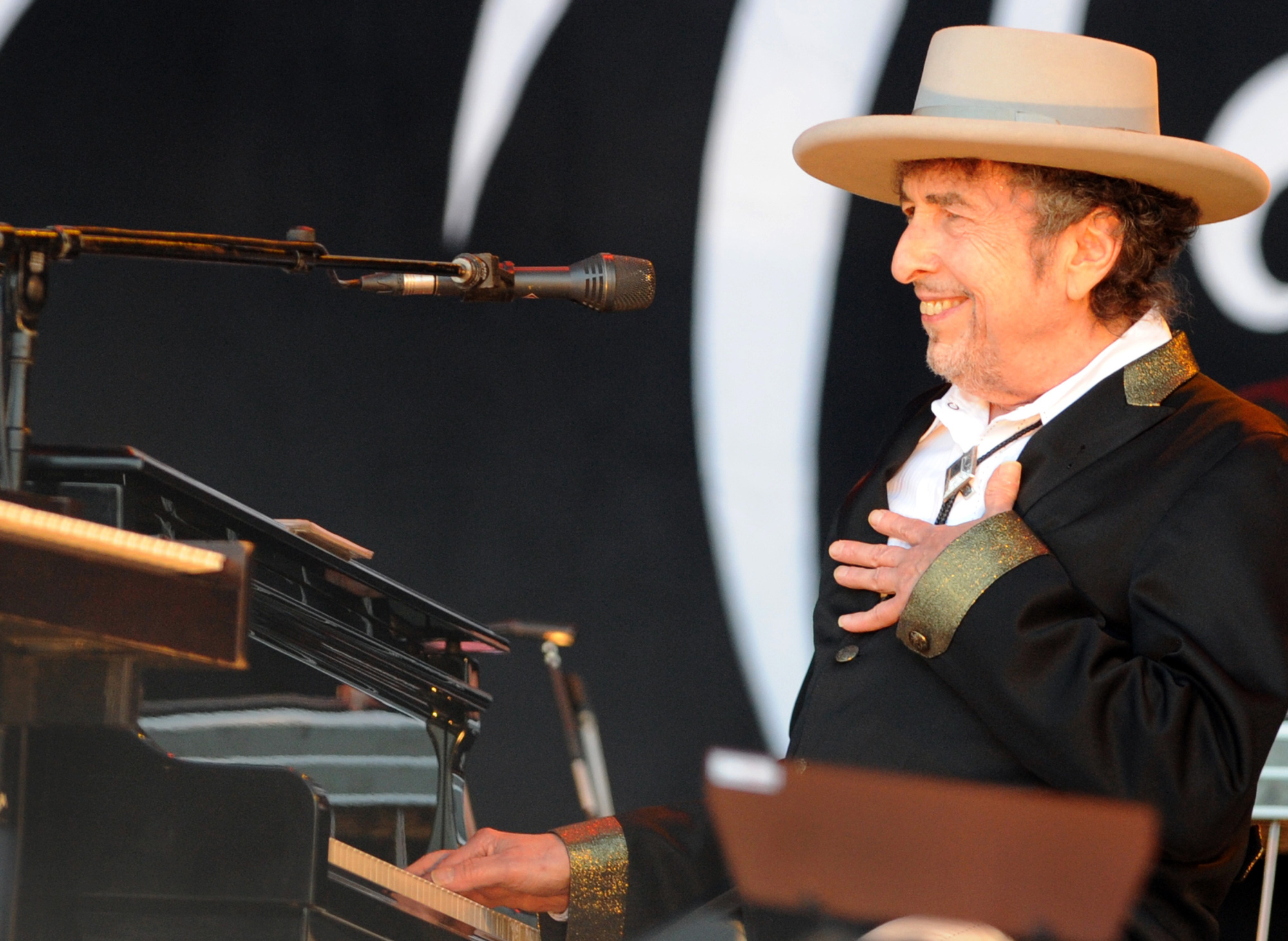 Bob Dylan, in a 2012 performance in France. (Photo  Fred Tanneau/AFP/Getty Images) 